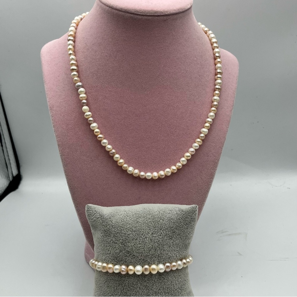 Real freshwater pearl and sterling silver clasp necklace and bracelet set